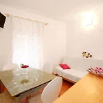 Апартаменты Barney With Garden&terrace *