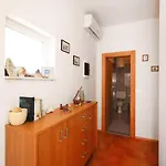 Апартаменты Barney With Garden&terrace