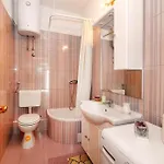 Barney With Garden&terrace Апартаменты