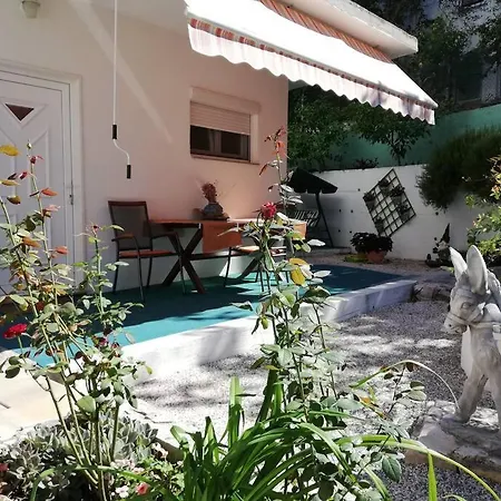 アパート Barney With Garden&terrace *