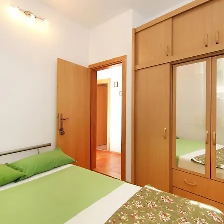 Apartment Barney With Garden&terrace Split